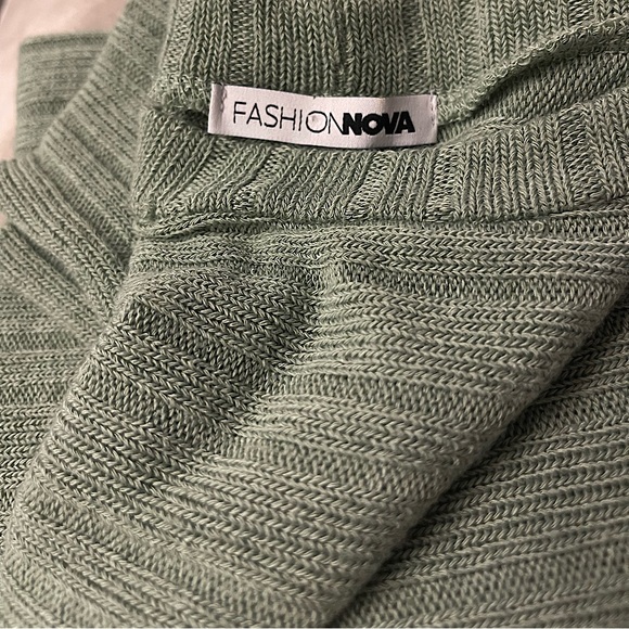 Fashion Nova Top Sage - Picture 3 of 3